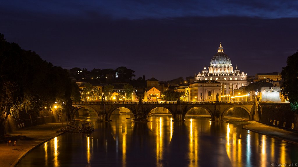 Basilica di San Pietro in Vaticano by night