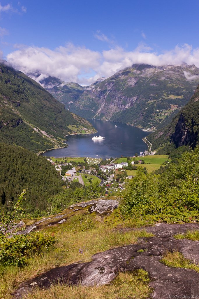 Overlooking Geiranger and its fjord