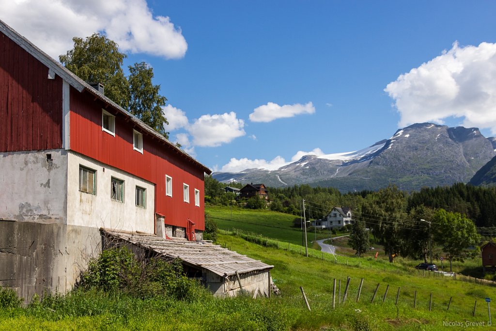 Red Byrkjelo barn