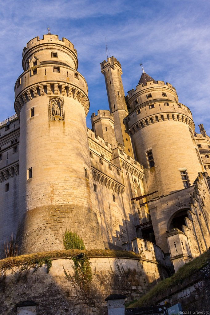 Pierrefonds castle sunset