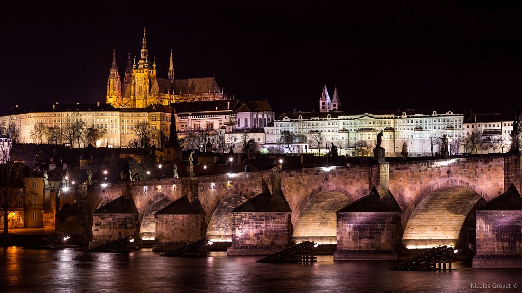 Pražský Hrad by Night