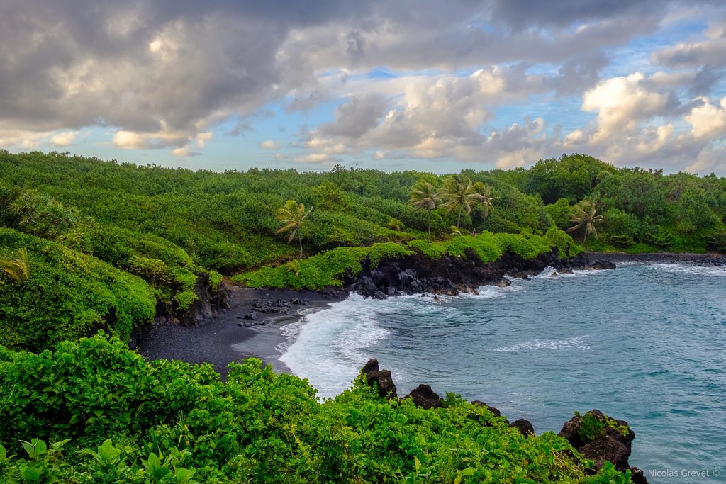 Pāʻiloa Beach