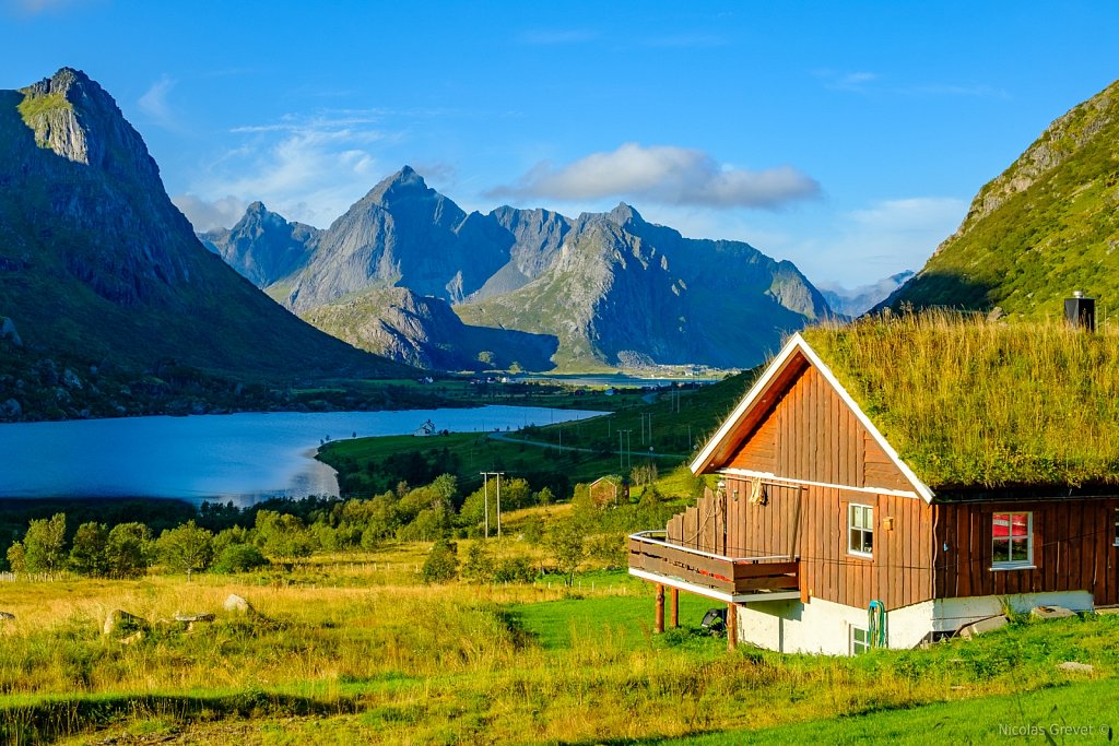 Flakstadøy Village