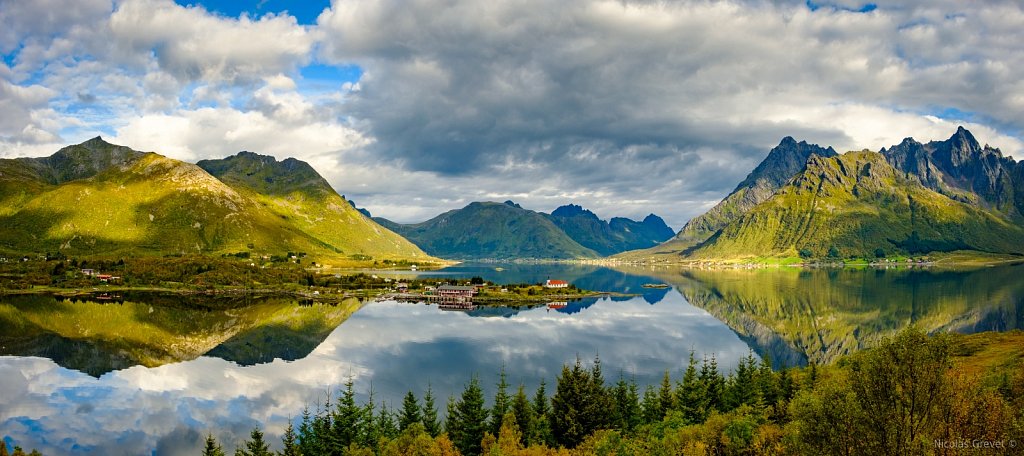 Austnesfjorden Reflections